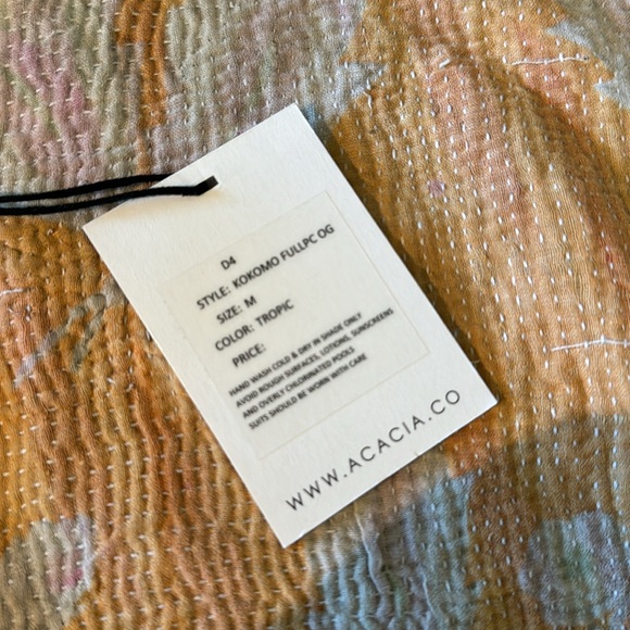 Acacia Kokomo in Tropic - Picture 2 of 2